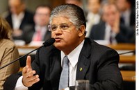 Clésio Andrade filia-se ao PMDB