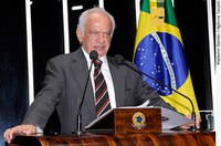 Pedro Simon apoia CPI e pede empenho de Dilma no combate à corrupção na saúde