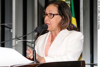 Lídice da Mata pede reflexão sobre discriminação racial