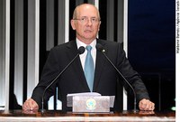 Paulo Bauer quer que entidades beneficentes e escolas sejam liberadas de pagamento de direito autoral