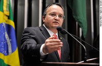 Pedro Taques defende PEC que dá autonomia à Defensoria Pública da União 