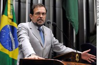 Walter Pinheiro pede apoio de ministérios a agricultores em dificuldades na Bahia