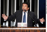 Para Magno Malta, álcool deve continuar proibido nos estádios