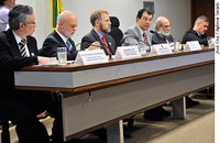 Qualidade da entidade que avalia banda larga é questionada durante audiência