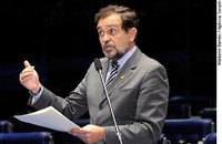 Walter Pinheiro diz que governo acerta nas medidas econômicas