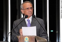 Cícero Lucena pede que deputados votem distribuição gratuita de uniforme em escolas públicas