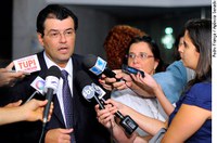 Líder do governo diz que denúncias contra Demóstenes não devem ser politizadas