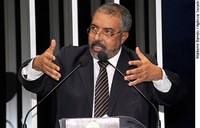 Paulo Paim destaca 240 anos de Porto Alegre