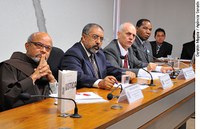 Representantes do movimento negro reivindicam cotas no programa Ciência Sem Fronteiras