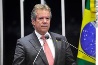 Lauro Antônio propõe instalação de usinas para transformação de lixo em energia