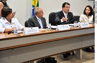 ‘Tablets’ reduzem custo e modernizam trabalho do Senado,  diz Cícero Lucena