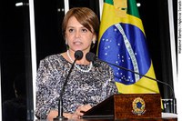 Ângela Portela cobra melhora do serviço de banda larga em Roraima