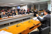 Eunício garante votação de Reforma Administrativa na próxima semana