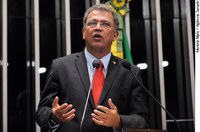 Sérgio Petecão convida população do Acre para jogo beneficente