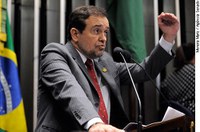 Walter Pinheiro propõe que Brics intervenham de forma mais ativa na economia mundial 