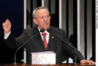 Benedito de Lira quer cooperativa alagoana como exemplo para desenvolvimento regional