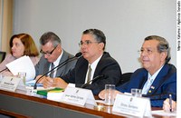 Educação e capacitação podem evitar contaminação de alimentos, dizem debatedores