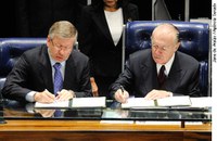 Promulgadas emendas constitucionais sobre aposentadorias por invalidez e defensoria pública do DF