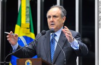 País ainda precisa de ‘esquerda política’ para promover as mudanças, diz Cristovam