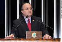 Pedro Taques diz ter votado pela cassação de Demóstenes 