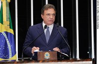 Alvaro Dias condena críticas do presidente do PT ao Judiciário e à oposição