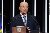Valadares homenageia ex-governador de Sergipe José Rollemberg Leite