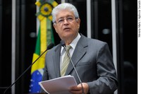 Roberto Requião se solidariza com ex-presidente Lula