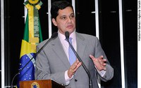 Ricardo Ferraço exige conclusão de obras no aeroporto de Vitória