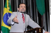 Walter Pinheiro enumera investimentos públicos na Bahia