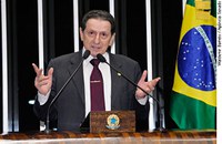 Mozarildo: eleições no Brasil ainda têm compra de votos, abuso de poder e pesquisas falsas