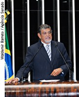 Mário Couto protesta contra supressão de partes de seu pronunciamento