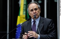 Cristovam diz que índios Guarani-Kaiowá estão sendo vítimas de  'massacre silencioso'