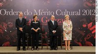 Sarney é agraciado com Ordem do Mérito Cultural