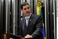 Ricardo Ferraço defende redução da tarifa de energia elétrica