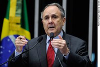 Cristovam classifica como desastre redistribuição de 'royalties' sem recursos para educação