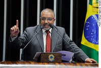 Paulo Paim volta a defender fim do fator previdenciário