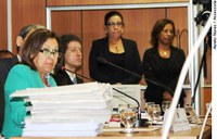 Lídice da Mata pede prisão de intermediadora de adoções na Bahia