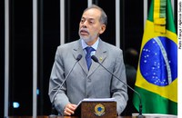 Inácio Arruda diz que presidente da Petrobras garantiu refinaria no Ceará