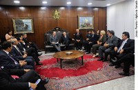 Sarney recebe reivindicações de prefeitos