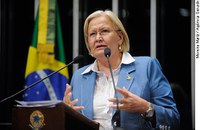 Ana Amélia comemora aprovação de limite para multas cobradas por empresas aéreas