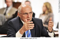  CCT examina garantia de recursos para pesquisas com medicamentos de doenças raras 