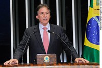 Eunício Oliveira defende votação de novos critérios do FPE até o fim do ano