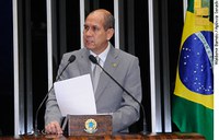 Anibal Diniz pede urgência na definição de novo pacto federativo