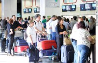 CAE examina ampliação de direitos de usuários de transporte aéreo