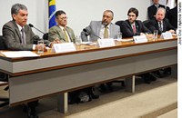 Papel das TVs comunitárias na promoção dos direitos humanos está em debate no Senado 