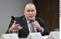 Aumento na jornada pode elevar risco de acidentes, alerta representante de pilotos