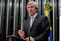Collor condena exclusão de jornalistas e Gurgel do relatório da CPI do Cachoeira