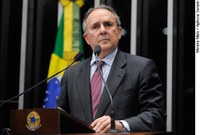 Cristovam lamenta má posição do Brasil em pesquisa sobre qualidade da educação