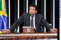 Magno Malta relata situação de missionários brasileiros presos no Senegal