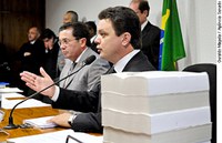 Odair Cunha só admite agora ‘mudanças pontuais’  no relatório final da CPI